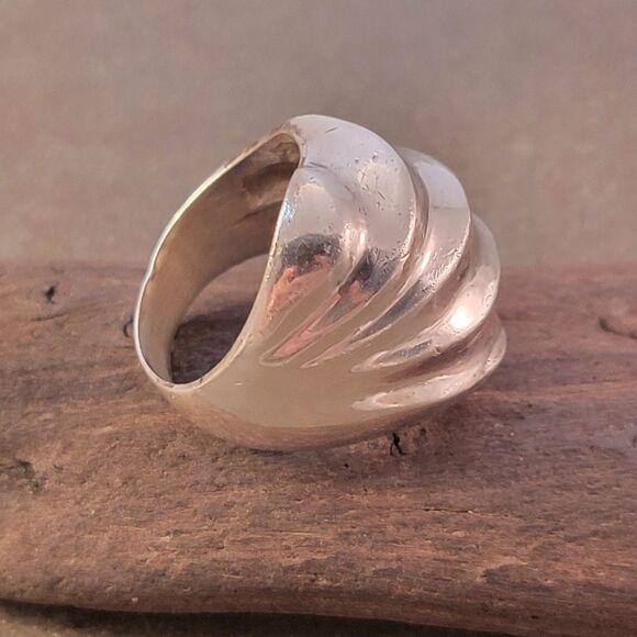 Sterling Contemporary Ribbed Sculptural Statement Ring - Picture 7 of 11